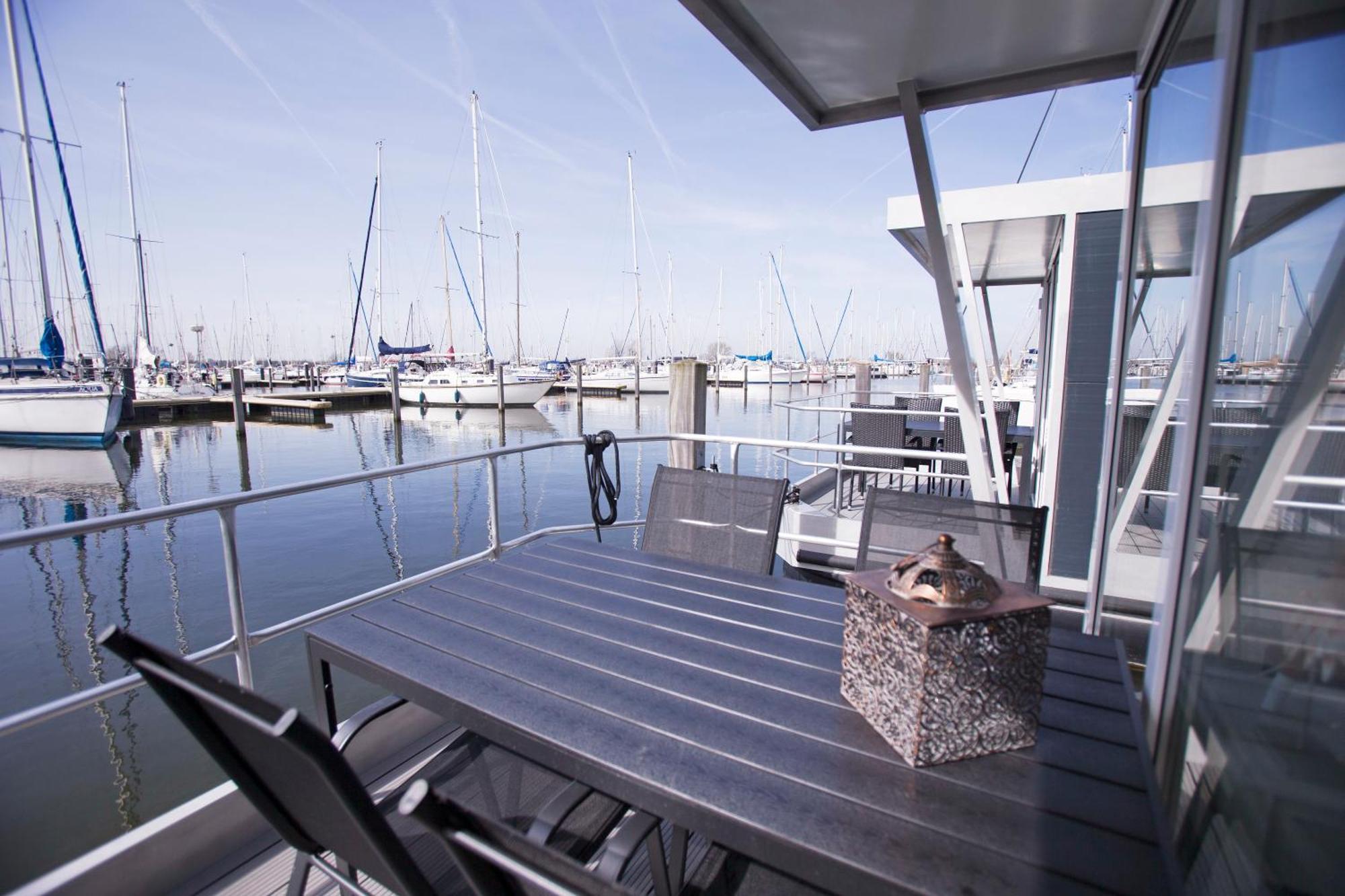 Marinaparcs Almere Luaran gambar